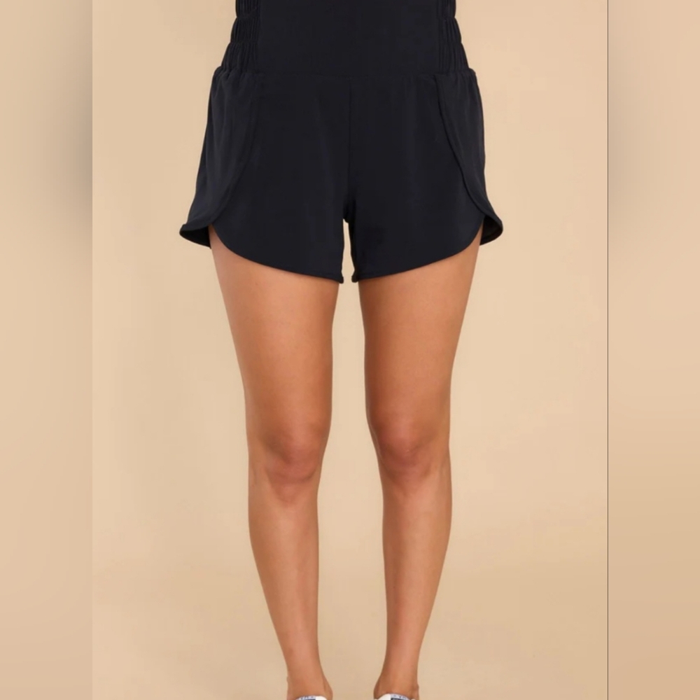 Red Dress "Pep Up Black Shorts", size L